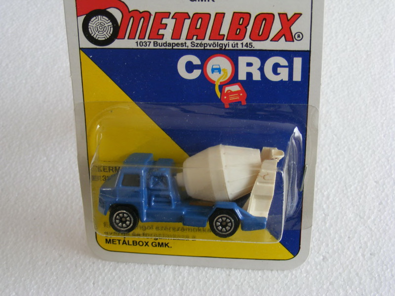 30-D Ford Mobile Cement Mixer Blue
